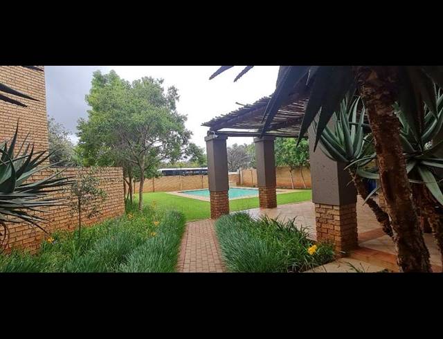 2 BEDROOM APARTMENT FOR SALE IN FAERIE GLEN